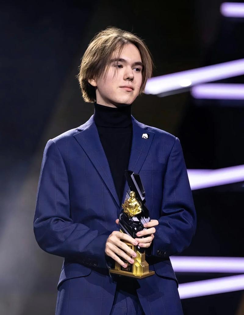 LGD Gaming 和 Team WE 在 LPL Split 2 2025 中取得胜利